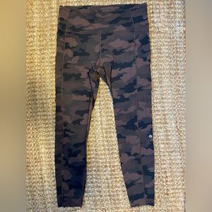 Brushed fast and free Lululemon leggings